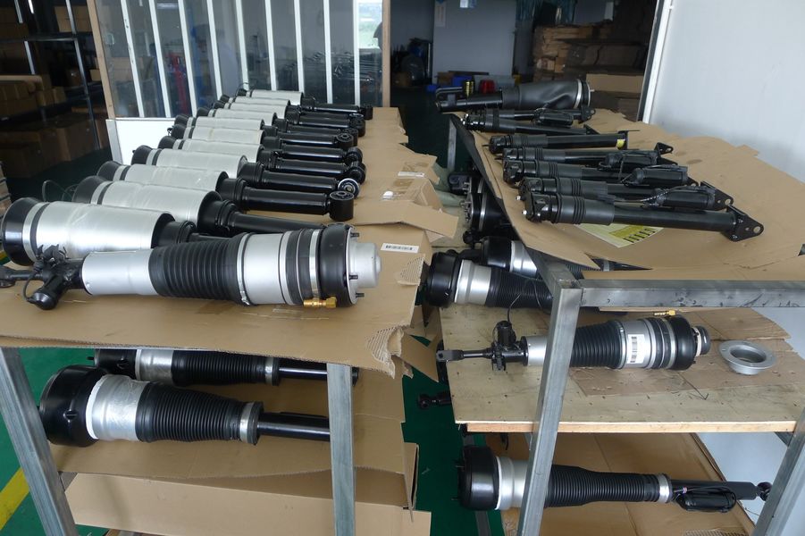 Guangzhou Jovoll Auto Parts Technology Co., Ltd. linea di produzione del fabbricante